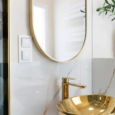 Golden Apartment